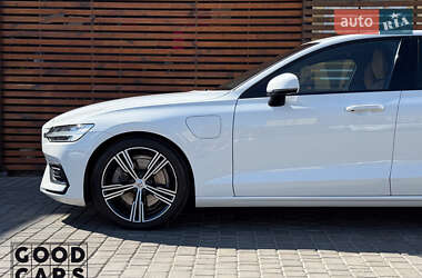 Седан Volvo S60 2020 в 