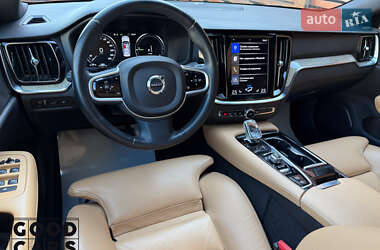 Седан Volvo S60 2020 в 