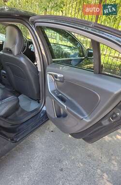 Седан Volvo S60 2013 в 