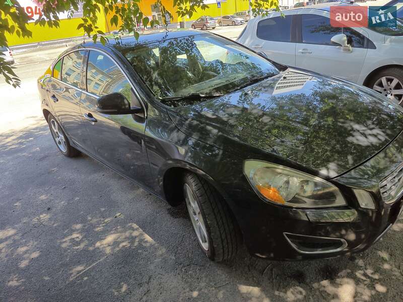 Седан Volvo S60 2013 в Києві