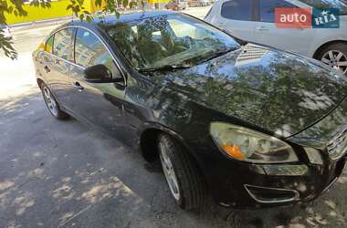 Седан Volvo S60 2013 в 