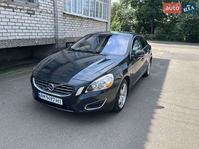 Седан Volvo S60 2011 в 