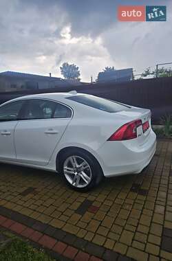 Седан Volvo S60 2014 в 