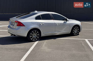 Седан Volvo S60 2014 в 