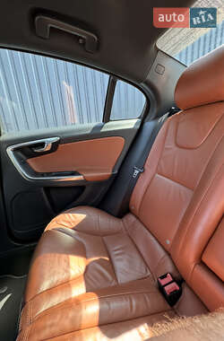 Седан Volvo S60 2014 в 