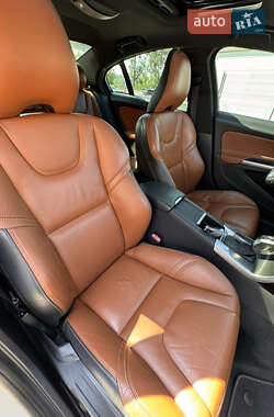 Седан Volvo S60 2014 в 