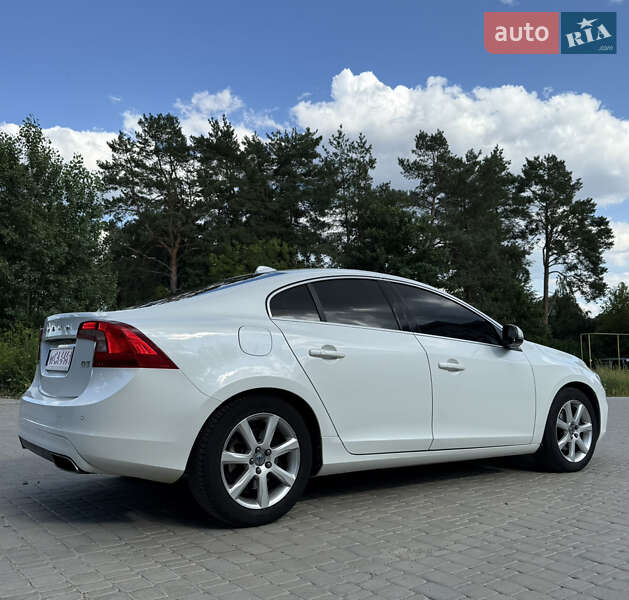 Седан Volvo S60 2017 в 