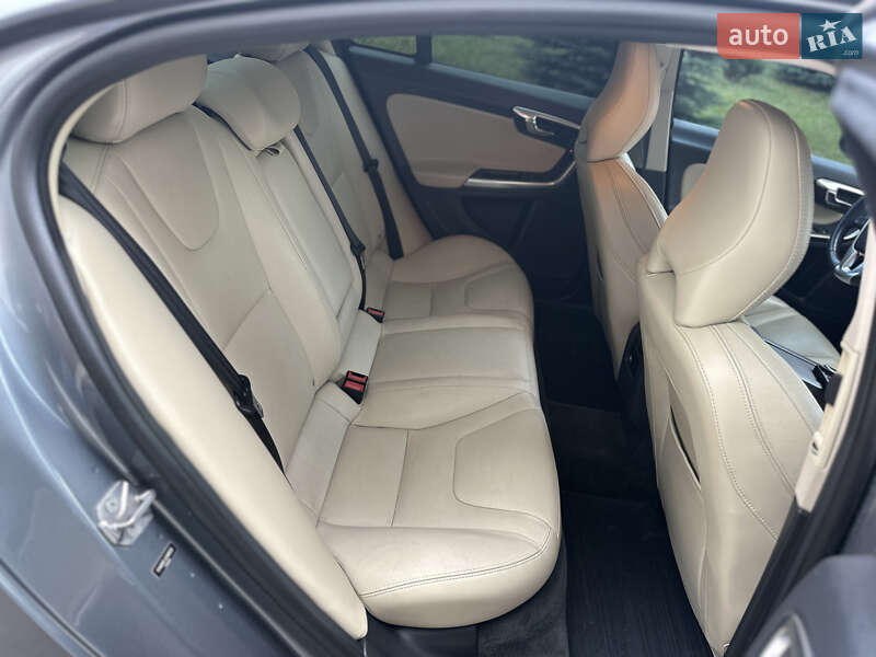 Седан Volvo S60 2017 в Ровно фото 16 Седан Volvo S60 2017 в Ровно