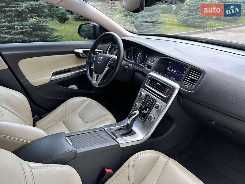 Седан Volvo S60 2017 в Ровно фото 20 Седан Volvo S60 2017 в Ровно