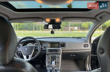 Седан Volvo S60 2012 в 