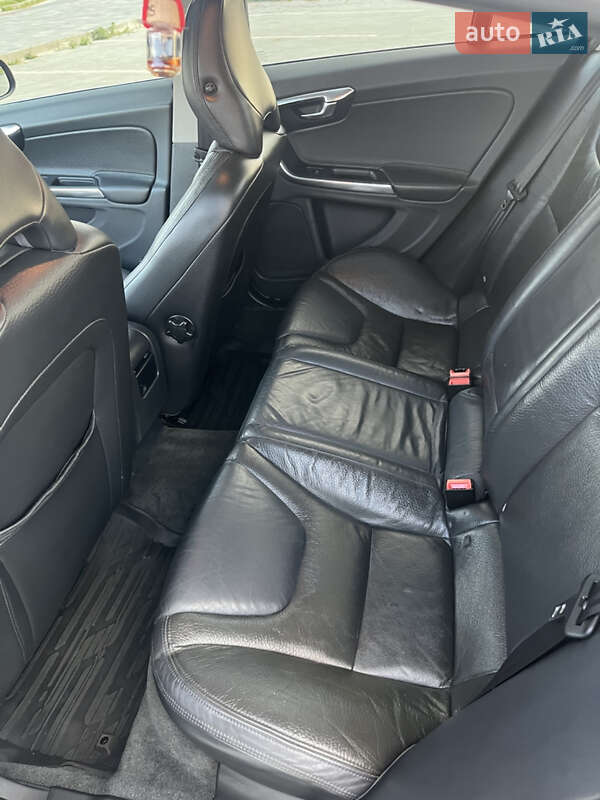 Седан Volvo S60 2012 в Ірпені