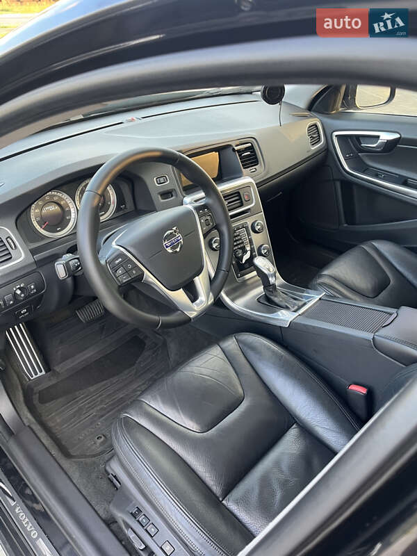 Седан Volvo S60 2012 в Ірпені