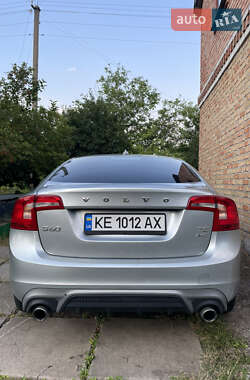 Седан Volvo S60 2016 в 
