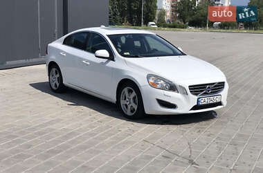 Седан Volvo S60 2013 в Киеве