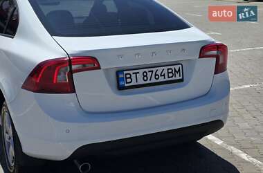 Седан Volvo S60 2015 в 