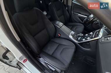 Седан Volvo S60 2015 в 
