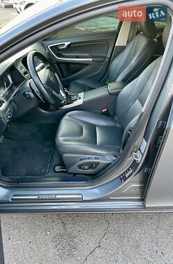 Седан Volvo S60 2016 в 