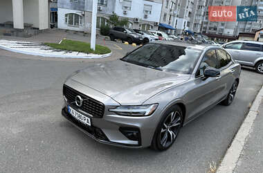 Седан Volvo S60 2020 в 