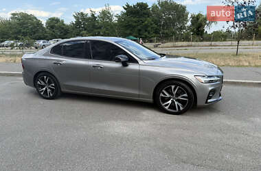 Седан Volvo S60 2020 в 