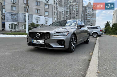 Седан Volvo S60 2020 в 