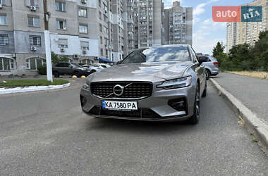 Седан Volvo S60 2020 в 