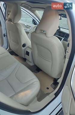 Седан Volvo S60 2015 в 