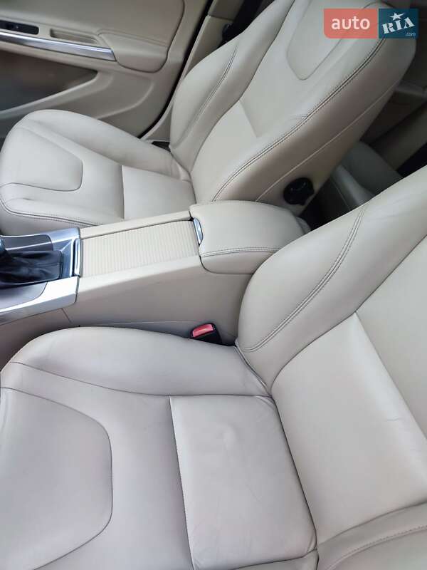 Седан Volvo S60 2015 в Ровно фото 10 Седан Volvo S60 2015 в Ровно