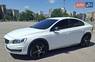 Седан Volvo S60 2017 в 