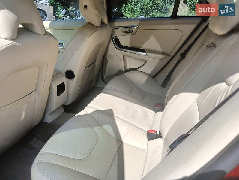 Седан Volvo S60 2011 в Києві
