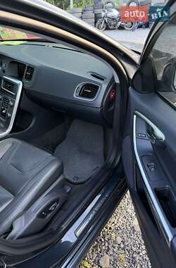 Седан Volvo S60 2011 в 