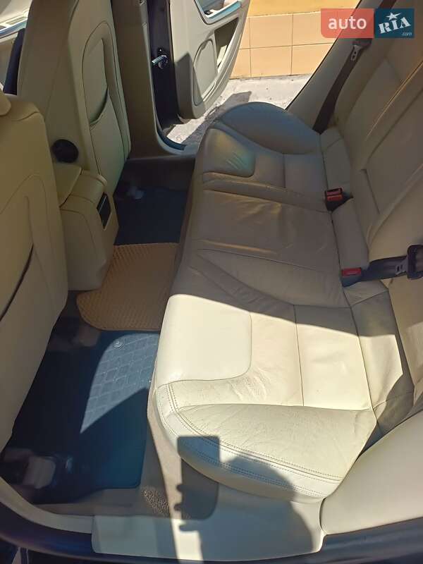 Седан Volvo S60 2013 в Покрове