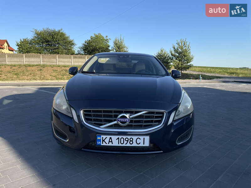 Седан Volvo S60 2011 в Львове