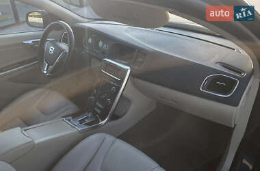 Седан Volvo S60 2011 в 