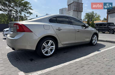 Седан Volvo S60 2014 в 