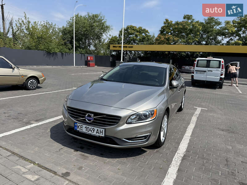 Седан Volvo S60 2014 в Днепре