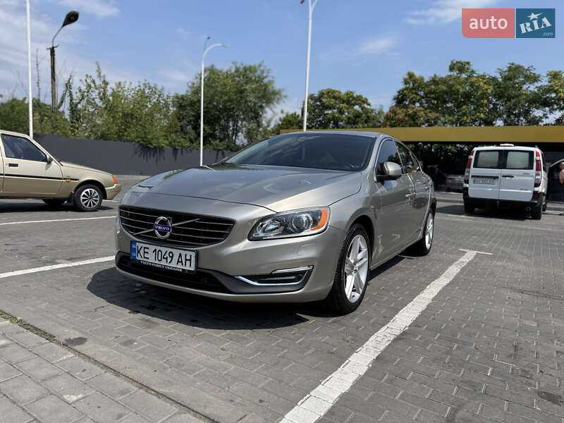 Седан Volvo S60 2014 в Днепре