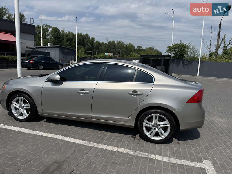Седан Volvo S60 2014 в Днепре
