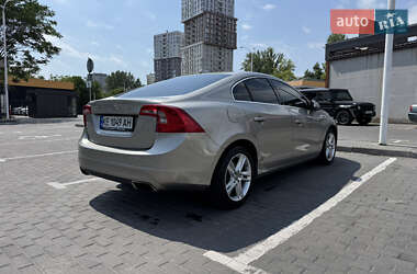 Седан Volvo S60 2014 в 