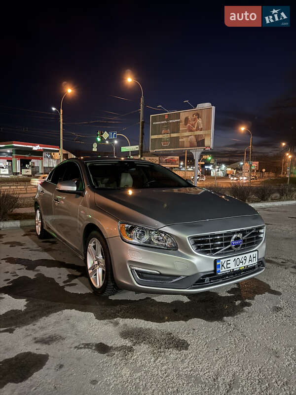 Седан Volvo S60 2014 в Днепре
