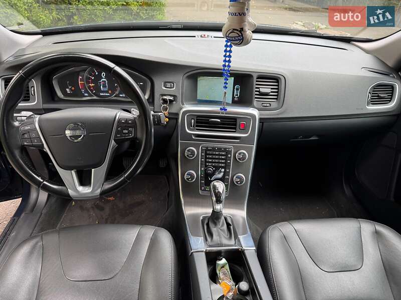 Седан Volvo S60 2014 в Киеве