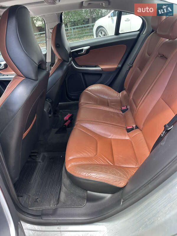 Седан Volvo S60 2012 в Днепре