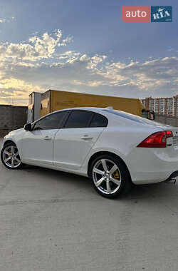 Седан Volvo S60 2012 в 