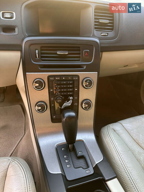 Седан Volvo S60 2012 в Одессе