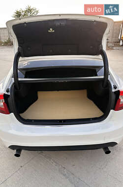 Седан Volvo S60 2012 в 