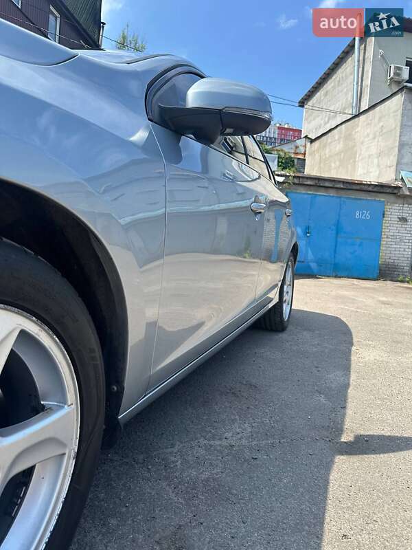Седан Volvo S60 2013 в Киеве