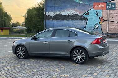 Седан Volvo S60 2017 в 