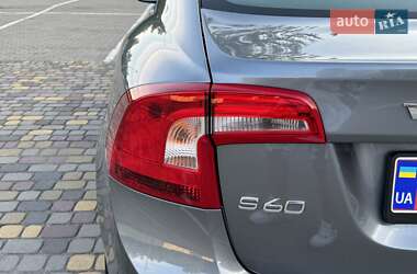 Седан Volvo S60 2017 в 
