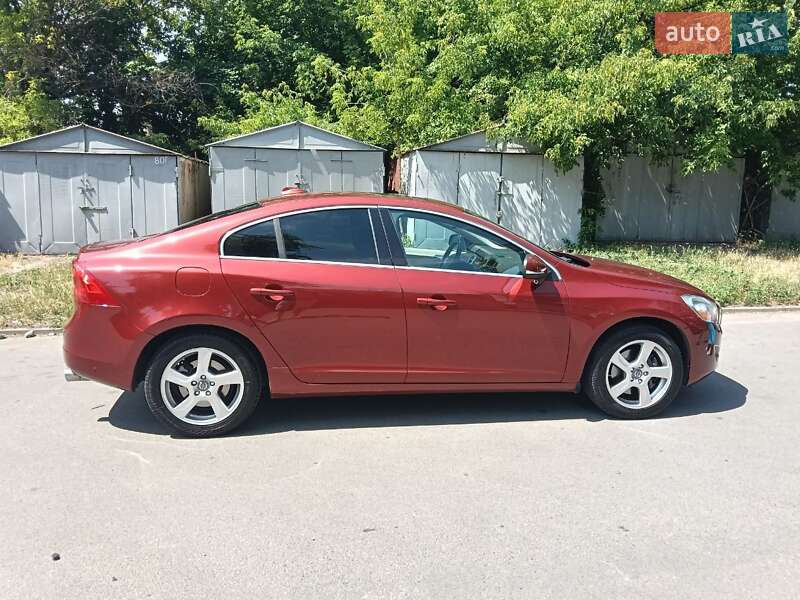 Седан Volvo S60 2012 в Днепре
