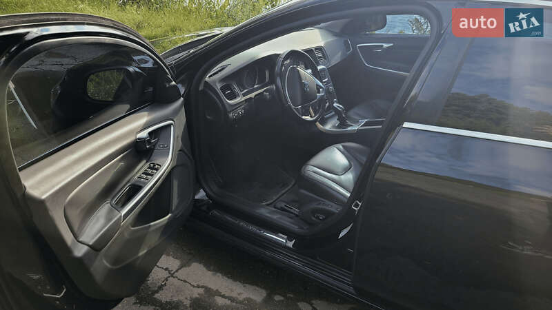 Седан Volvo S60 2014 в Ровно