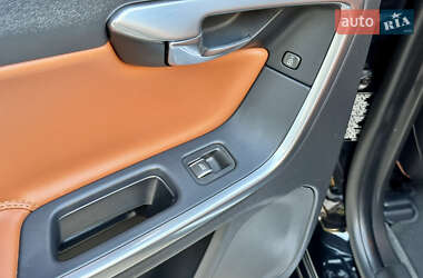 Седан Volvo S60 2017 в 